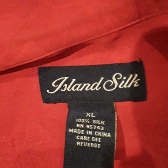 Men's Island Silk Button Down Short Sleeve Shirt - Picture 6 of 9